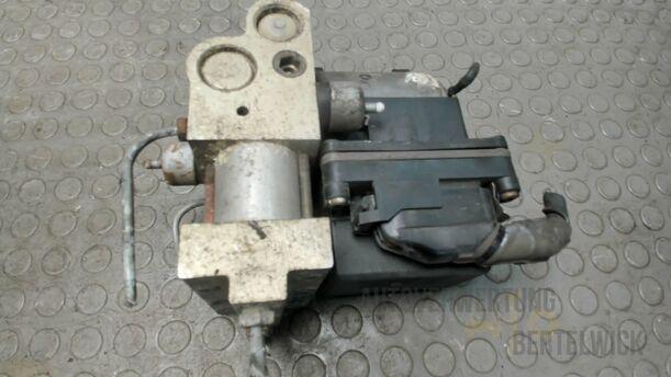 Foto: HAUPTBREMSAGGREGAT ABS eines Alfa Romeo 145 1.6