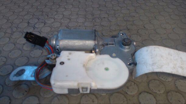 Foto: SCHIEBEDACHMOTOR eines VW Passat Variant 1.9 CL
