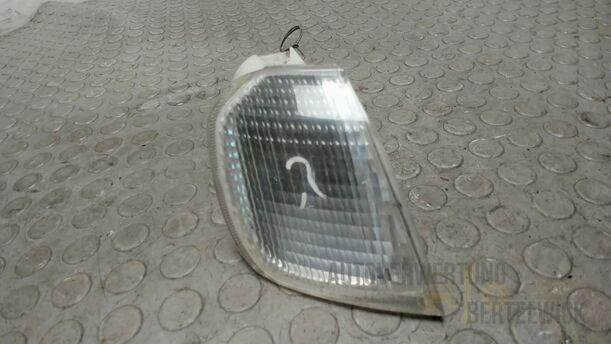Foto: BLINKER VORNE RECHTS eines Alfa Romeo 145 1.6