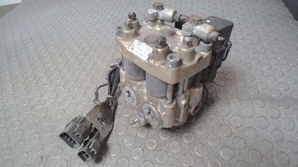 Foto: HAUPTBREMSAGGREGAT ABS eines Nissan Primera Traveller 1.6 LX