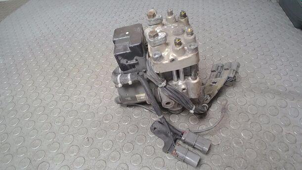 Foto: HAUPTBREMSAGGREGAT ABS eines Nissan Primera Traveller 1.6 LX