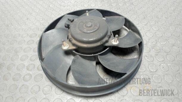 Foto: ELEKTROLÜFTER eines Alfa Romeo 145 1.6