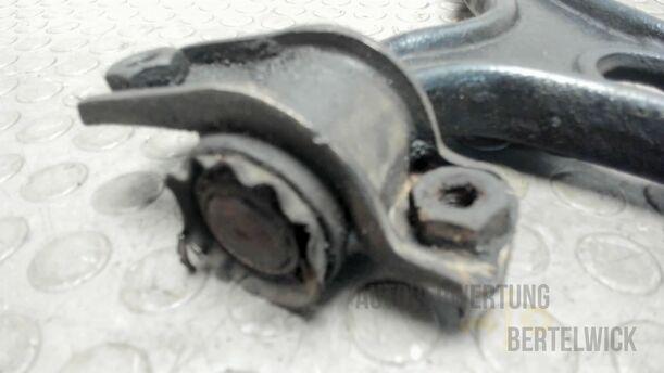 Foto: QUERLENKER VORNE LINKS eines Alfa Romeo 145 1.6