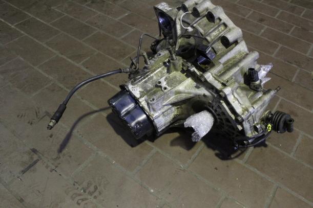 Foto: SCHALTGETRIEBE 5-GANG eines Mazda 626 2.5i V6