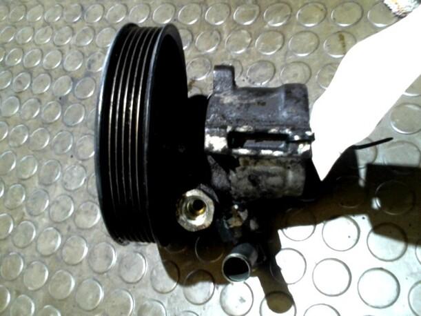 Foto: LENKGETRIEBEPUMPE eines Ford Escort 16V Flair