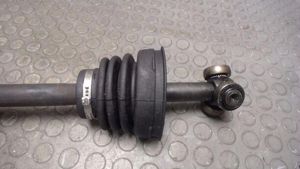 Foto: ANTRIEBSWELLE LINKS eines Lancia Delta 1.6 i.e.