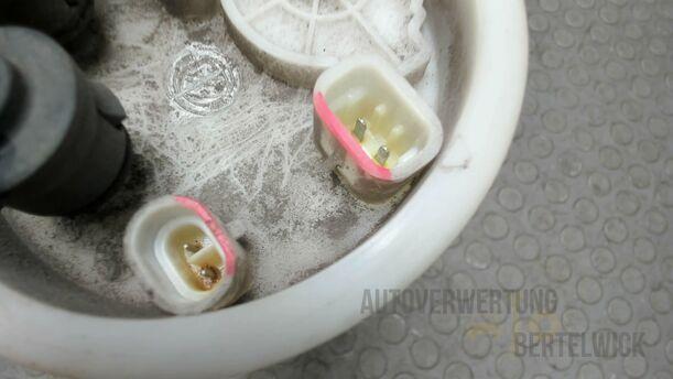 Foto: KRAFTSTOFFPUMPE eines Alfa Romeo 145 1.6