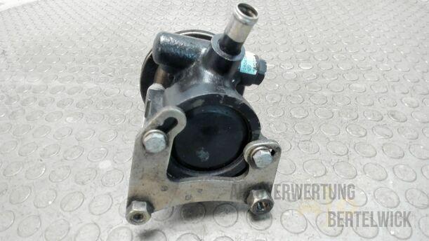 Foto: LENKGETRIEBEPUMPE eines Alfa Romeo 145 1.6