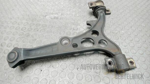 Foto: QUERLENKER VORNE LINKS eines Alfa Romeo 145 1.6
