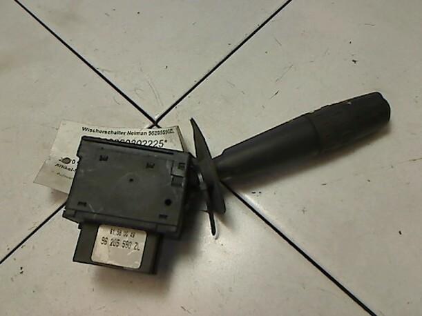 Foto: WISCHERSCHALTER eines Peugeot 406 Break SR
