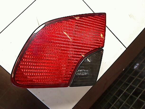 Foto: HECKLEUCHTE RECHTS eines Peugeot 406 Break SR