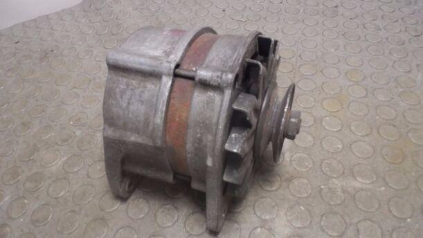Foto: LICHTMASCHINE BOSCH 55 AMPERE eines Ford Sierra Turnier CL