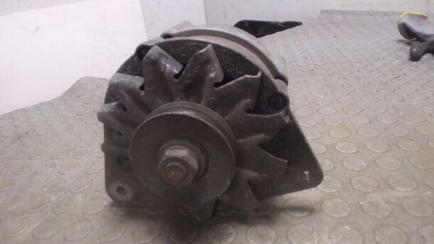 Foto: LICHTMASCHINE BOSCH 55 AMPERE eines Ford Sierra Turnier CL