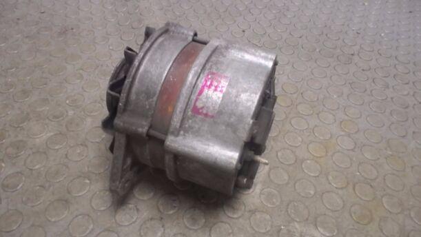 Foto: LICHTMASCHINE BOSCH 55 AMPERE eines Ford Sierra Turnier CL