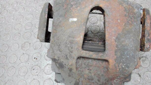 Foto: BREMSSATTEL VORN LINKS eines Ford Sierra Turnier 4x4 CLX