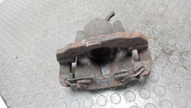 Foto: BREMSSATTEL VORN LINKS eines Ford Sierra Turnier 4x4 CLX