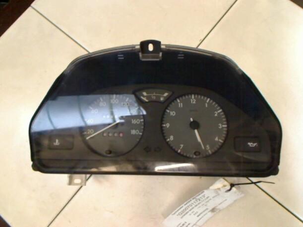 Foto: TACHOEINHEIT eines Citroen Saxo 1.1 X
