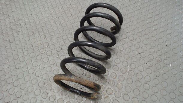 Foto: FEDER HINTEN LINKS eines Ford Sierra Turnier CL