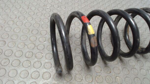 Foto: FEDER HINTEN LINKS eines Ford Sierra Turnier CL
