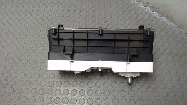 Foto: TACHOEINHEIT / KOMBIINSTRUMENT eines Ford Sierra Turnier 4x4 CLX