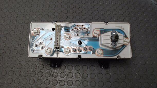 Foto: TACHOEINHEIT / KOMBIINSTRUMENT eines Ford Sierra Turnier 4x4 CLX