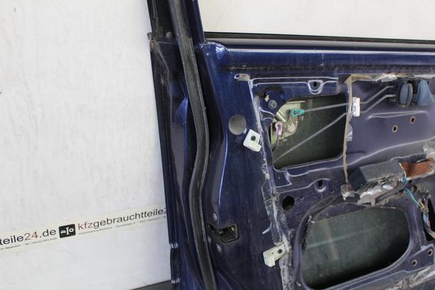 Foto: TÜR VORNE LINKS eines Nissan Primera Traveller 1.6 LX