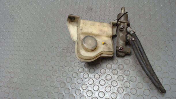 Foto: HAUPTBREMSZYLINDER eines Fiat Multipla 100 16V SX
