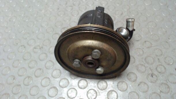 Foto: PUMPE  SERVOLENKUNG eines Fiat Multipla 100 16V SX