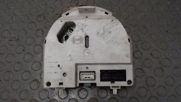 Foto: TACHOEINHEIT eines Fiat Multipla 100 16V SX