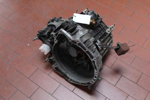 Foto: SCHALTGETRIEBE 5-GANG eines Ford Mondeo Automatik Fashion
