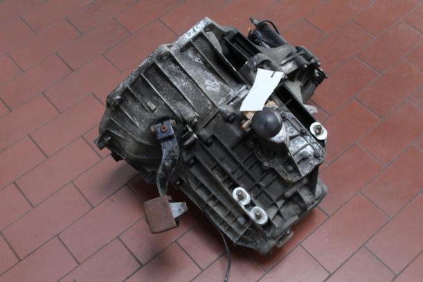 Foto: SCHALTGETRIEBE 5-GANG eines Ford Mondeo Automatik Fashion