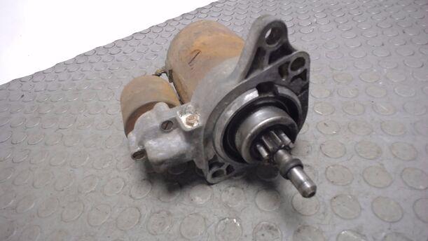 Foto: ANLASSER / STARTER BOSCH eines VW Golf Cabrio (GL)