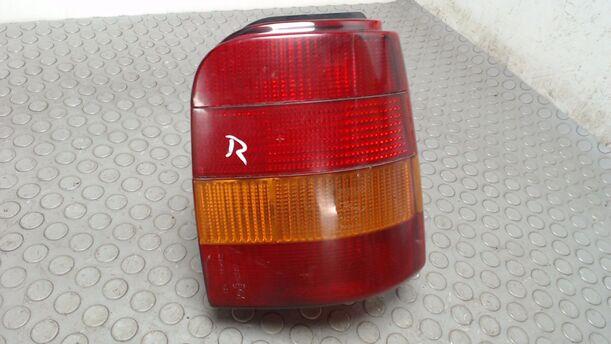 Foto: HECKLEUCHTE / RÜCKLEUCHTE RECHTS ( '92 / TURNIER ) eines Ford Scorpio Turnier CLX