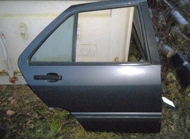 Foto: TÜR HINTEN RECHTS eines Seat Toledo GL