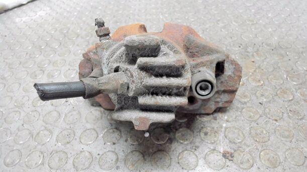 Foto: BREMSSATTEL VORN RECHTS eines Ford Scorpio Turnier CLX