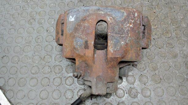 Foto: BREMSSATTEL VORN RECHTS eines Ford Scorpio Turnier CLX