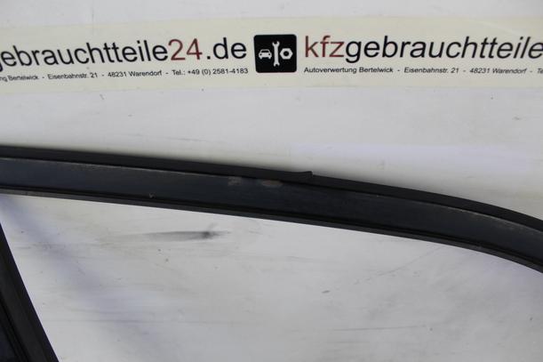 Foto: TÜR VORNE RECHTS eines Nissan Primera Traveller 2.0 SLX