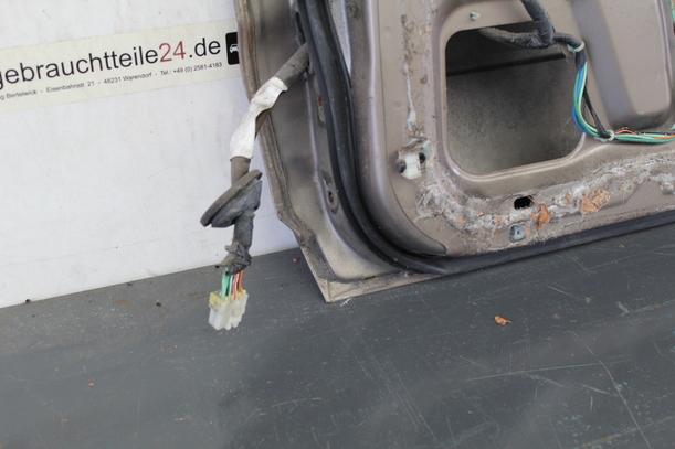 Foto: TÜR HINTEN RECHTS eines Nissan Primera Traveller 2.0 SLX