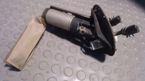 Foto: KRAFTSTOFFPUMPE eines Mazda 626 1.9i LX