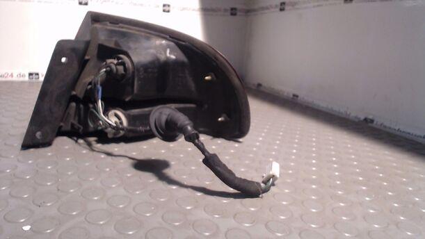 Foto: HECKLEUCHTE / RÜCKLEUCHTE LINKS eines Mazda 626 1.9i LX