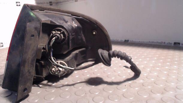 Foto: HECKLEUCHTE / RÜCKLEUCHTE LINKS eines Mazda 626 1.9i LX