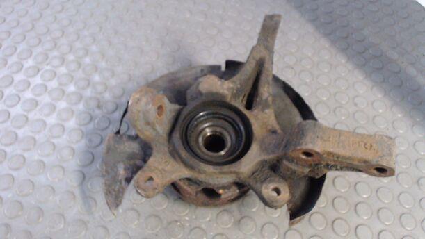 Foto: ACHSSCHENKEL VORNE LINKS eines Nissan Sunny LX
