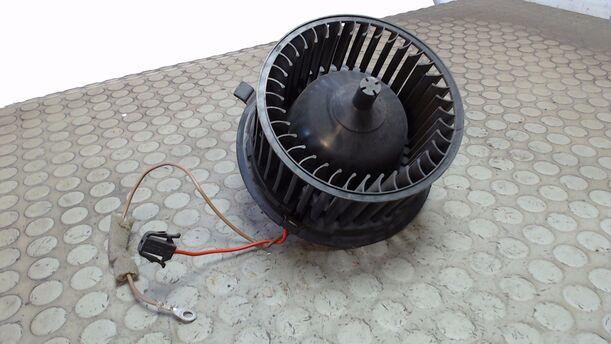 Foto: HEIZUNGSGEBLÄSE / GEBLÄSEMOTOR eines Seat Ibiza 1.05i CL