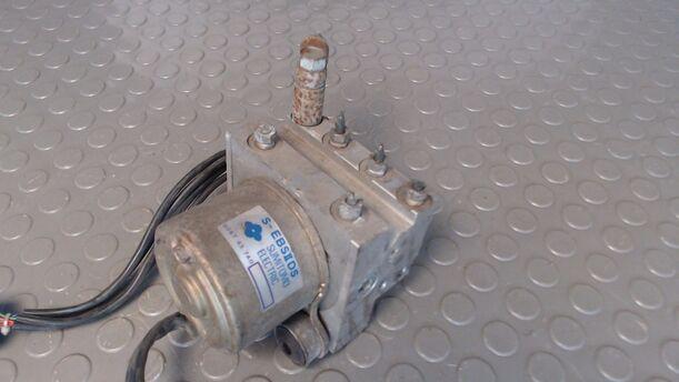 Foto: HAUPTBREMSAGGREGAT ABS eines Mazda 626 1.9i GLX