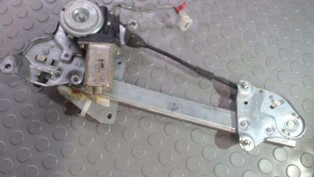 Foto: FENSTERHEBER ELEKTR HINTEN RECHTS eines Mazda 626 1.9i GLX