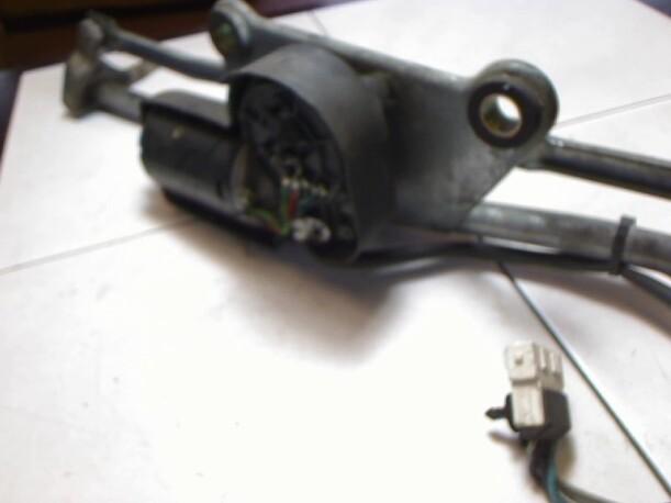 Foto: SCHEIBENWISCHERMOTOR VORN eines Citroen Xantia Kombi (Break) 1.8 X