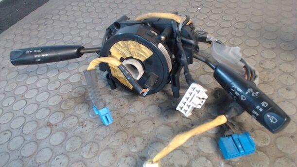 Foto: BLINK-/KOMBISCHALTER eines Mazda 323 P 1.4