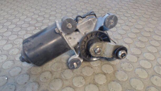 Foto: SCHEIBENWISCHERMOTOR VORN eines Mazda 323 P 1.4