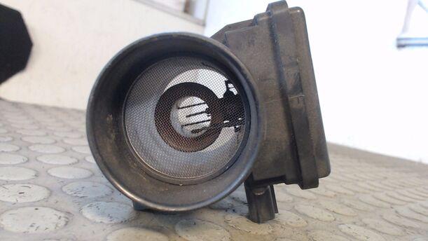 Foto: LUFTMASSENMESSER eines Mazda 323 P 1.4