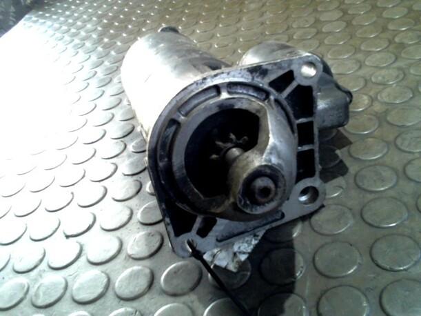 Foto: ANLASSER / STARTER BOSCH eines Alfa Romeo 164 2.0 Twin Spark